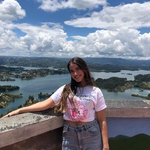 Meet your Posher, Daniela